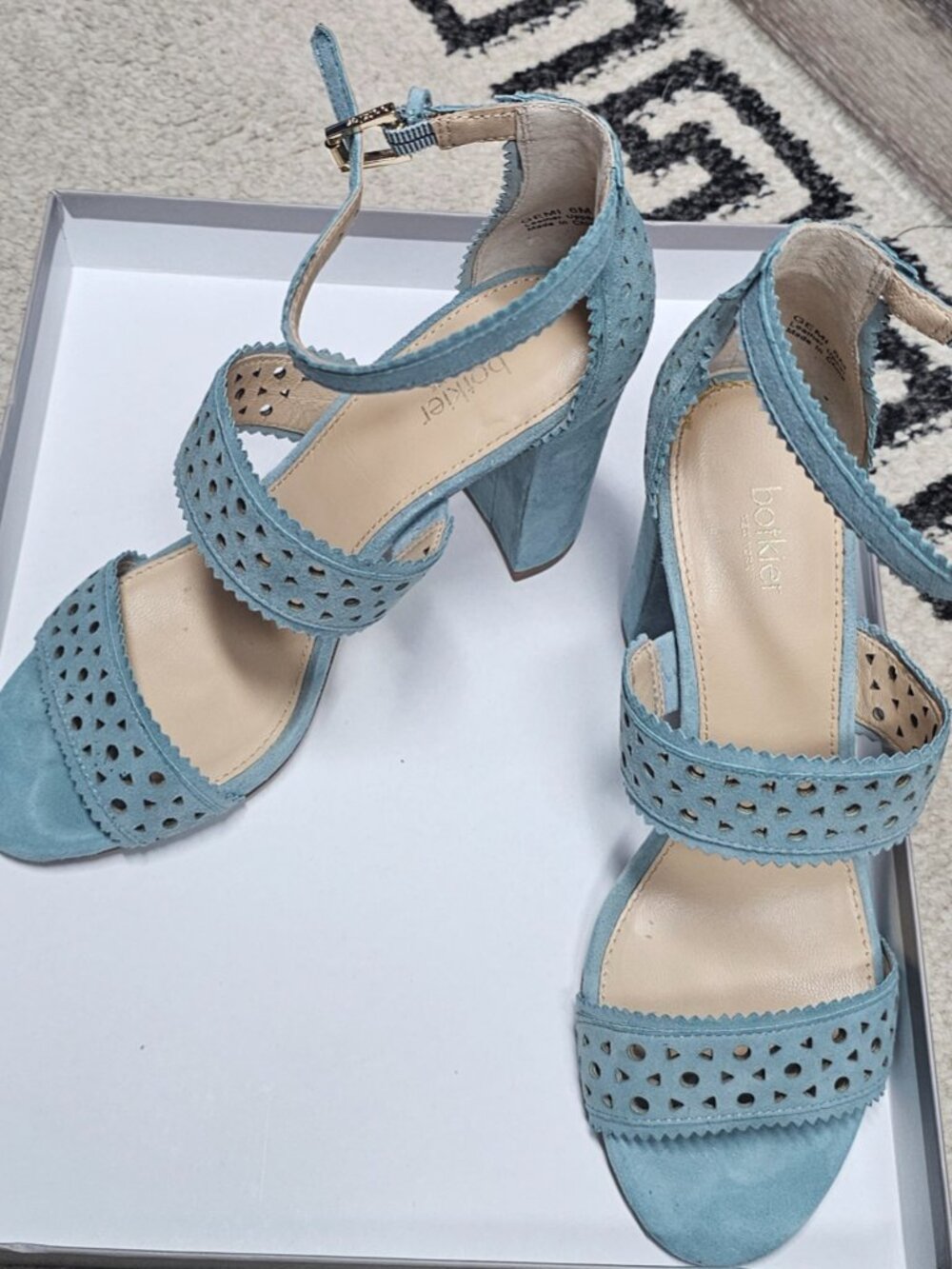 Beautiful Sandals - Picture 11 of 16